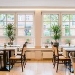 Astoria Hotel 3*