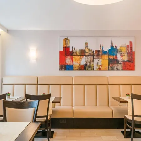 Astoria Hotel 3*