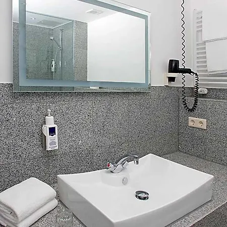 Astoria 3*