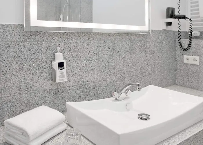 アストリア 3* ボン